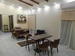 Luxlusive Guest House