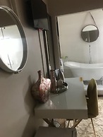 Luxlusive Guest House