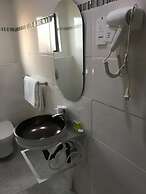 Luxlusive Guest House