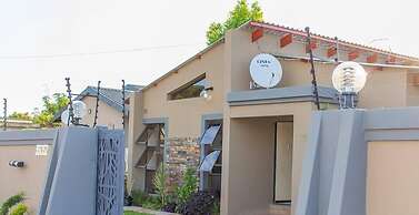 Luxlusive Guest House