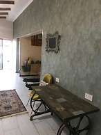 Luxlusive Guest House