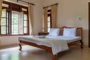 Crystal Homestay by Vista Rooms