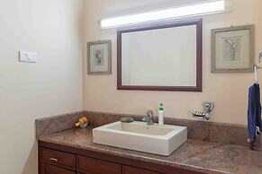 Crystal Homestay by Vista Rooms