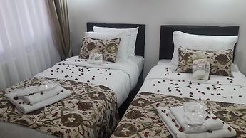 Golden Life Apart Otel