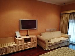 Colosseo Studio Suites