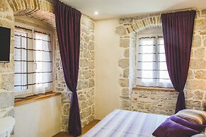 Sir George Luxury Suites