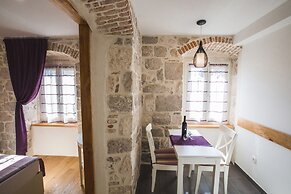 Sir George Luxury Suites