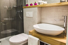 Sir George Luxury Suites