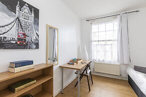 Tower Bridge Accommodation - 11