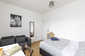 Tower Bridge Accommodation - 11