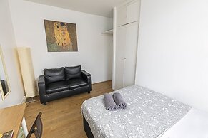 Tower Bridge Accommodation - 11