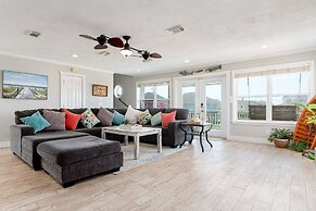 Selah 3 Bedroom Home by RedAwning