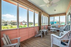 Selah 3 Bedroom Home by RedAwning