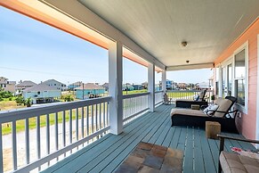 Selah 3 Bedroom Home by RedAwning