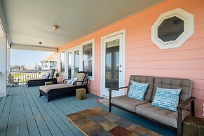 Selah 3 Bedroom Home by RedAwning