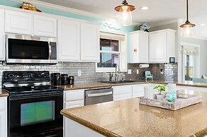 Selah 3 Bedroom Home by RedAwning