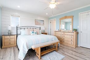 Selah 3 Bedroom Home by RedAwning