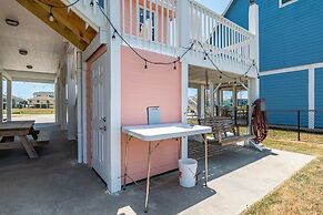 Selah 3 Bedroom Home by RedAwning