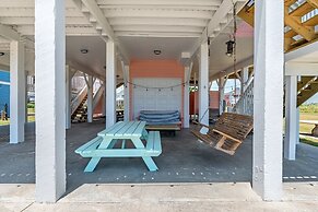 Selah 3 Bedroom Home by RedAwning