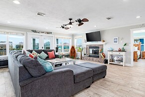 Selah 3 Bedroom Home by RedAwning