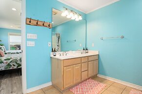 Selah 3 Bedroom Home by RedAwning