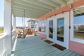 Selah 3 Bedroom Home by RedAwning