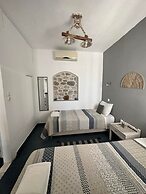 Elenis Studios & Apartments