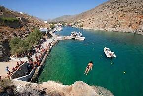 Elenis Studios & Apartments