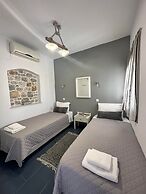 Elenis Studios & Apartments