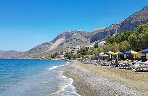 Elenis Studios & Apartments