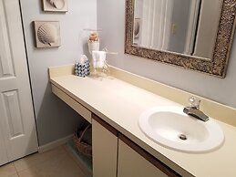 2 Bed, 2 Bath, Ocean View, Poolside - Sea Place 13137