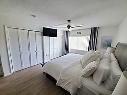 Ocean View 2 Bed, 2 Bath, Steps to the Beach - Spanish Trace 240