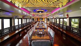 Best Luxury Houseboat Kerala