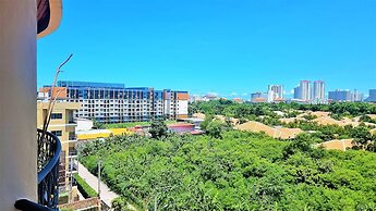 Large Studio Condo Jomtien