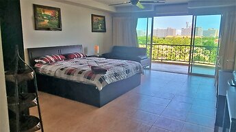 Large Studio Condo Jomtien