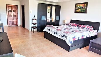 Large Studio Condo Jomtien