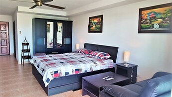 Large Studio Condo Jomtien