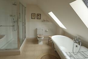 The Feathered Nest Country Inn