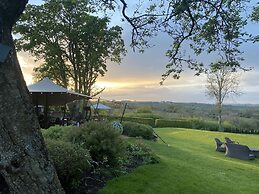 The Feathered Nest Country Inn