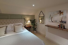 The Feathered Nest Country Inn