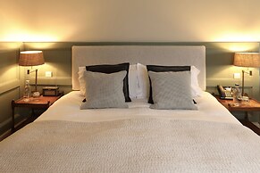 The Feathered Nest Country Inn