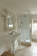 The Feathered Nest Country Inn