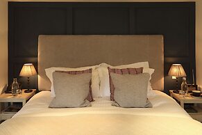 The Feathered Nest Country Inn