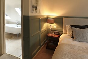 The Feathered Nest Country Inn