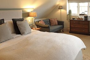 The Feathered Nest Country Inn