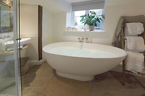 The Feathered Nest Country Inn