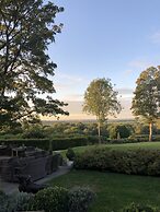 The Feathered Nest Country Inn