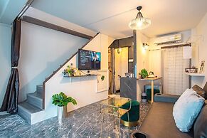 Isara Boutique Hotel and Cafe