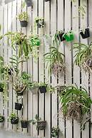 Isara Boutique Hotel and Cafe