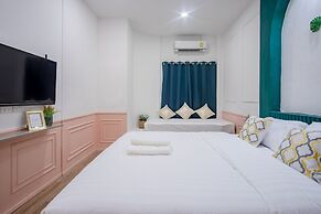 Isara Boutique Hotel and Cafe